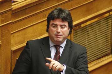 Η κυβέρνηση έπρεπε να κάνει ριζοσπαστικότερες κινήσεις, τόνισε ο Βασίλης Οικονόμου