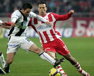 Ετοιμοπόλεμος ο Σνάουτσνερ για το ντέρμπι με τον Ολυμπιακό