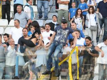 Δεύτερος ο ΑΠΟΕΛ με επεισοδιακό φινάλε, νίκης της Ομόνοιας επί της Ανόρθωσης