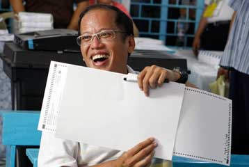 Με φόντο αιματηρά περιστατικά ανταλλαγής πυρών διεξάγονται οι εκλογές στις Φιλιππίνες