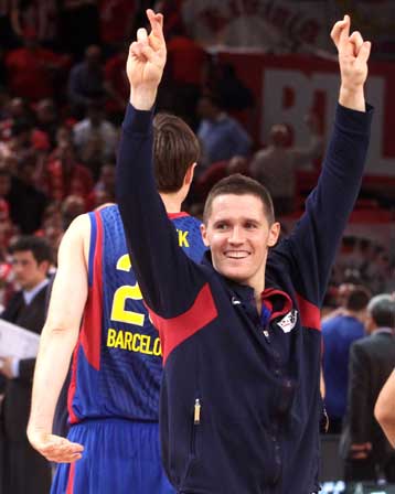 Ο Λάκοβιτς αφιέρωσε την κούπα της Ευρωλίγκα στον Αλβέρτη