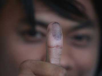 Προβάδισμα στον Μπ.Ακίνο δίνουν τα πρώτα εκλογικά αποτελέσματα από τις Φιλιππίνες