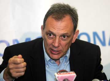 Παραίτηση του Προσαλίκα από την προεδρία της ΕΟΠΕ