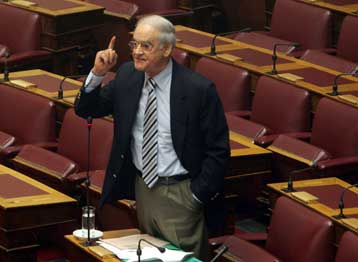 Δήμευση των αδήλωτων περιουσιακών στοιχείων προτείνει ο Απόστολος Κακλαμάνης