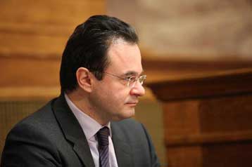 Νέα μέτρα ισοδυναμούν με αποτυχία, υποστηρίζει ο Γ.Παπακωνσταντίνου