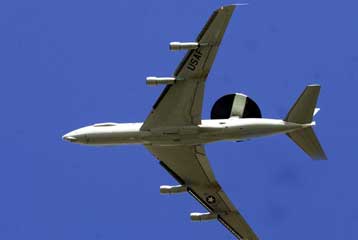 Το Ιράν ζήτησε από κατασκοπευτικό αεροσκάφος των ΗΠΑ να απομακρυνθεί από χώρο ασκήσεων