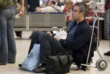 Προβλήματα στις πτήσεις της νότιας Ευρώπης προκάλεσε η ηφαιστειακή τέφρα