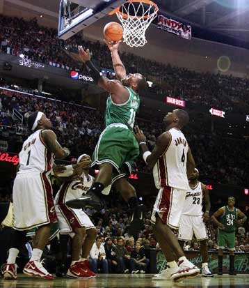 Εσπασαν την έδρα των Καβαλίερς οι Σέλτικς