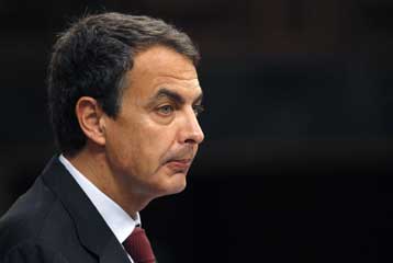 Νέες δραστικές περικοπές για τον περιορισμό του ελλείμματος ανακοίνωσε η Ισπανία