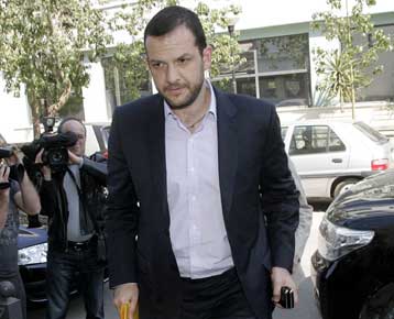 Επίσημη διάψευση της ΑΕΚ για Μπόλονι και Μουλεμό