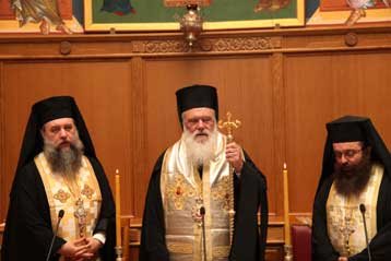 Tην ταφή και όχι την αποτέφρωση συνιστά στους ορθόδοξους η Εκκλησία της Ελλάδος