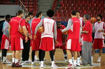 Όρκος τίτλου στον Ολυμπιακό, θλάση ο Τσίλντρες