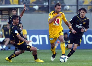 Η ΑΕΚ ισοφάρισε τον Αρη στο «Βικελίδης» και ανέδειξε νικητή τον… ΠΑΟΚ