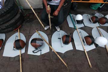 Κλιμακώνει η κυβέρνηση της Ταϊλάνδης την πίεση προς τους διαδηλωτές