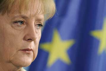 Πυρά από το κόμμα και τον Τύπο κατά της Μέρκελ μετά την εκλογική ήττα