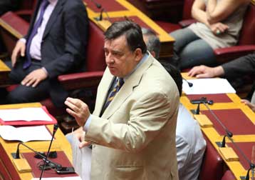 Καταγγελία Καρατζαφέρη για παρακολουθήσεις τηλεφωνικών συνδιαλέξεων