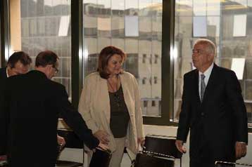 Μείωση στην «καθαρή τιμή» των ειδών στα σούπερ μάρκετ ζήτησε η Λ.Κατσέλη