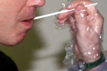 Αναβάλλεται η διάθεση γενετικών τεστ σε αμερικανικά φαρμακεία