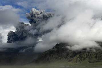 «Απογειώνονται» τα κέρδη μικρής ισλανδικής εταιρείας που πουλά ηφαιστειακή τέφρα