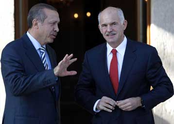 Πρόταση για αμοιβαία μείωση εξοπλισμών κομίζει ο Ταγίπ Ερντογάν στην Αθήνα