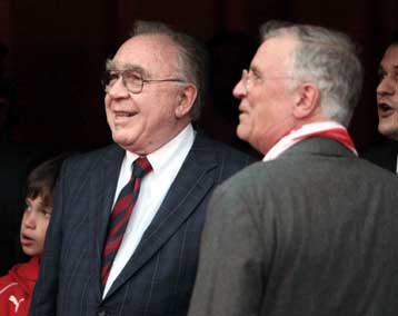 Βαρύ το κλίμα στον Ολυμπιακό, να εκδιωχθούν οι… ξεσκονίστρες ζητά ο Θεοδωρίδης