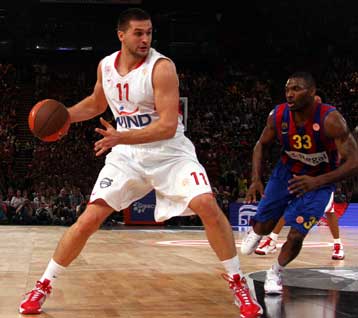 Ακυρώθηκε ο δανεισμός του Ερτσεγκ, ενώ οι Νικς θέλους Κλέιζα και Τσίλντρες