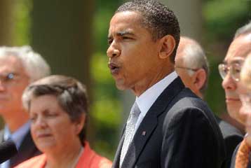 Τέλος οι «βολικές σχέσεις» με την πετρελαιοβιομηχανία, λέει ο Ομπάμα