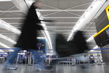 Πιθανόν να κλείσει λόγω τέφρας ο βρετανικός ενάεριος χώρος από την Κυριακή