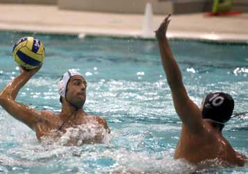 Στα πλέι οφ του πόλο ανδρών προκρίθηκαν ΠΑΟ και Π.Φάληρο, ξανά αήττητος ο ΟΣΦΠ