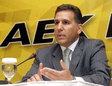 Ο Νοτιάς στήριξε Μπάγεβιτς και… άδειασε τον Αδαμίδη