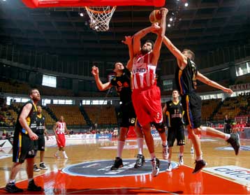 Στο… ρελαντί ο Ολυμπιακός έκανε το 1-0 κόντρα στο Μαρούσι