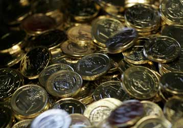 Στα χαμηλότερα επίπεδα από τον Απρίλιο του 2006 υποχωρεί το ευρώ
