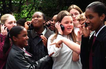 Χωρίς οριστικά συμπεράσματα έληξε μεγάλη έρευνα για τις επιπτώσεις των κινητών