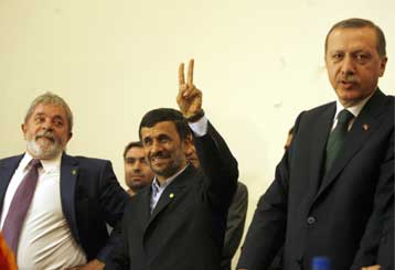 Θα συνεχίσουμε τον εμπλουτισμό ουρανίου, επιμένει το Ιράν μετά τη συμφωνία