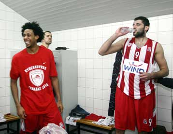 Xαμόγελα για Μπουρούση, δύσκολα ο Τσίλντρες με Μαορύσι