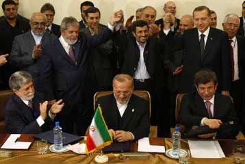 Δεν πείθει τη Δύση το Ιράν με τη συμφωνία ανταλλαγής ουρανίου