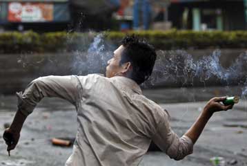 Αποδέχονται οι διαδηλωτές, αρνείται η κυβέρνηση της Ταϊλάνδης τη μεσολάβηση της Γερουσίας