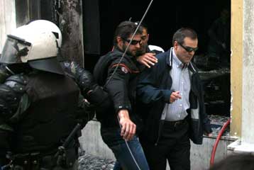 Πόλεμο λάσπης καταγγέλλει ο Ανδρ.Βγενόπουλος για το κατάστημα στη Σταδίου