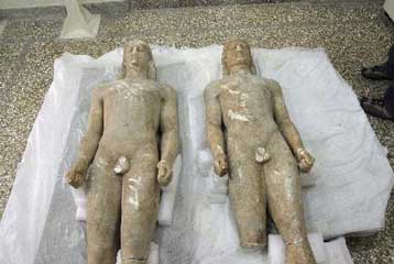 Η αρχαιοκαπηλία δεν θα περάσει, το μήνυμα Γερουλάνου με αφορμή τους δύο κούρους