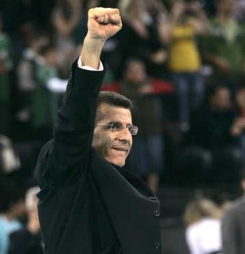 Παραμένουν στον Παναθηναϊκό Στ. Καζάζης και Αγκάμεζ