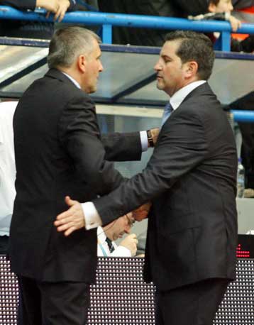 Για «δύο πρόσωπα» μίλησε ο Ομπράντοβιτς και… επανάληψη ζήτησε ο Ζούρος