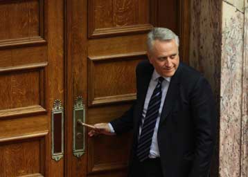 Στην αρμόδια Επιτροπή της Βουλής μεταφέρθηκε η διαμάχη για τον «Καλλικράτη»