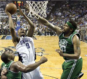 Εκαναν το 2-0 οι Σέλτικς με 95-92