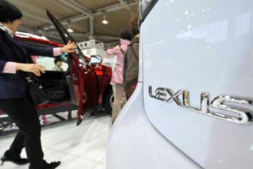 Περισσότερα από 11.000 Lexus ανακαλεί η Toyota για έλεγχο