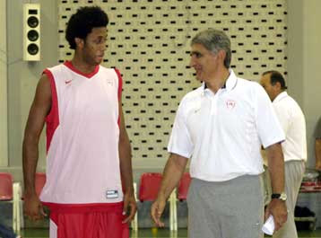 Στην προπόνηση του Ολυμπιακού ο Τσίλντρες, όχι και ο Βασιλόπουλος