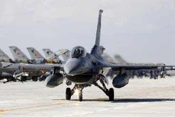 «Εκπαιδευτική άσκηση» οι πτήσεις στο Αιγαίο κατά τον αρχηγό του τουρκικού Επιτελείου