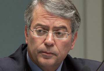 Μέσα στο α΄εξάμηνο του 2011 η ορατή βελτίωση της ρευστότητας, λέει ο Απ.Ταμβακάκης