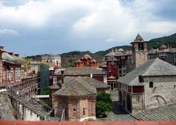 Παρεμβάσεις υπουργών για το Βατοπαίδι καταγγέλλει πρώην διευθύντρια του ΥΠΑΑΝ