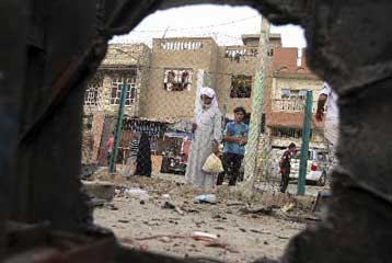 Δεκάδες νεκροί και τραυματίες σε βομβιστική επίθεση στο Ιράκ