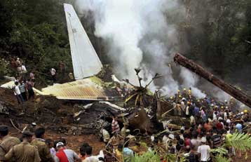 Πολύνεκρο αεροπορικό δυστύχημα στη νότια Ινδία